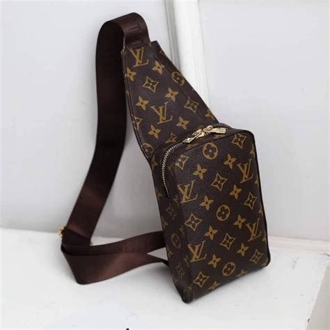 louis vuitton mens waist bag|louis vuitton waist bags men's.